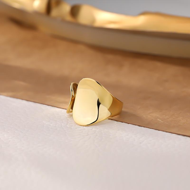 So Signet Ring  | Womens Rings Jewelry & Watches Gold